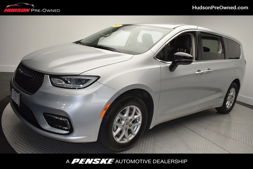 Used 2024 Chrysler Pacifica Touring L Van Passenger Van