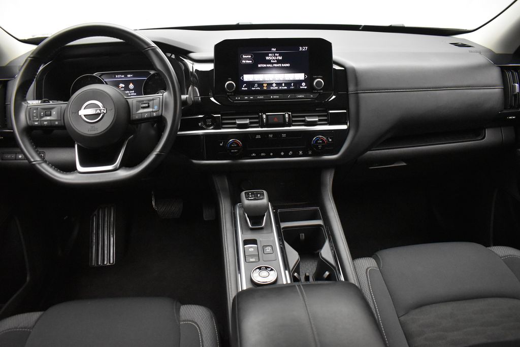 2025 Nissan Pathfinder SV - Photo 25