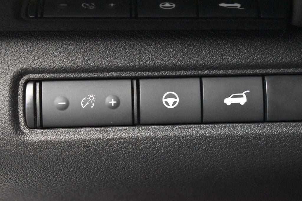 2025 Nissan Pathfinder SV - Photo 15