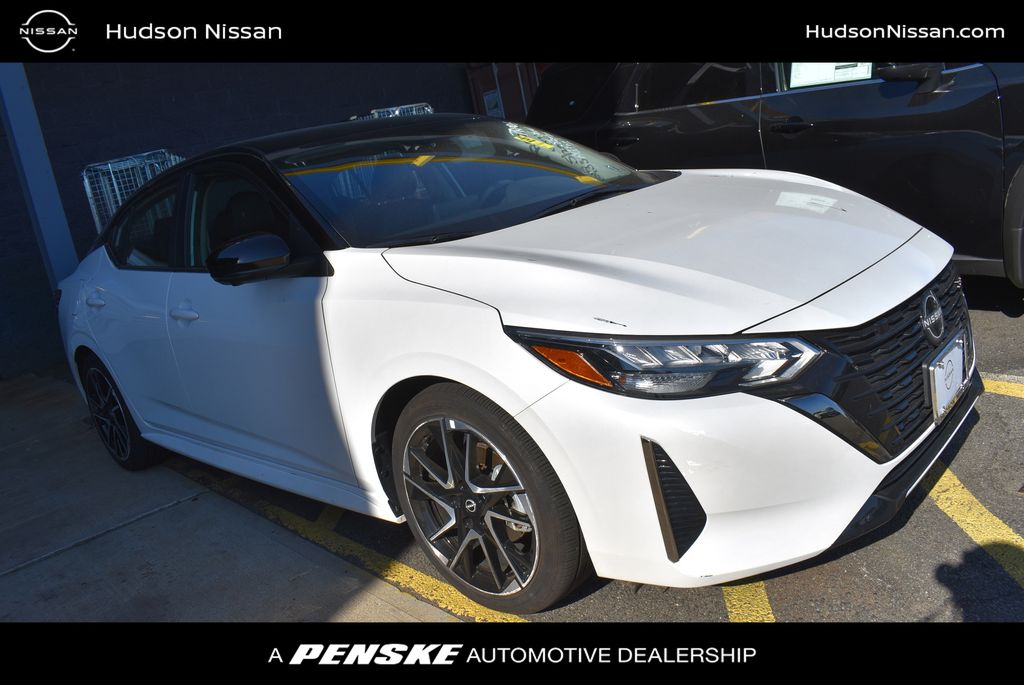 2024 Nissan Sentra SR CVT's photo