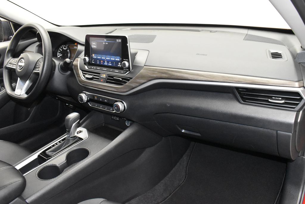 2025 Nissan Altima SV - Photo 25