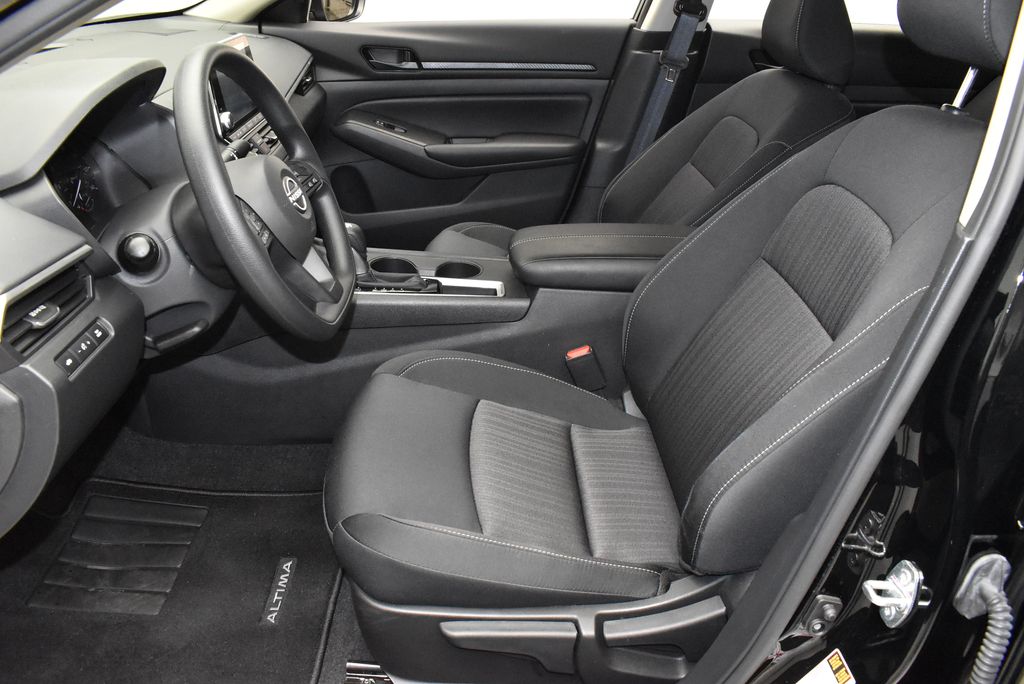 2025 Nissan Altima S - Photo 12