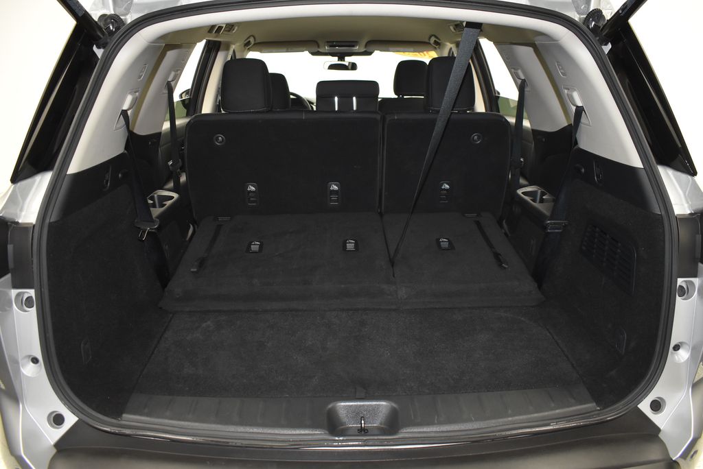 2025 Nissan Pathfinder SV - Photo 38