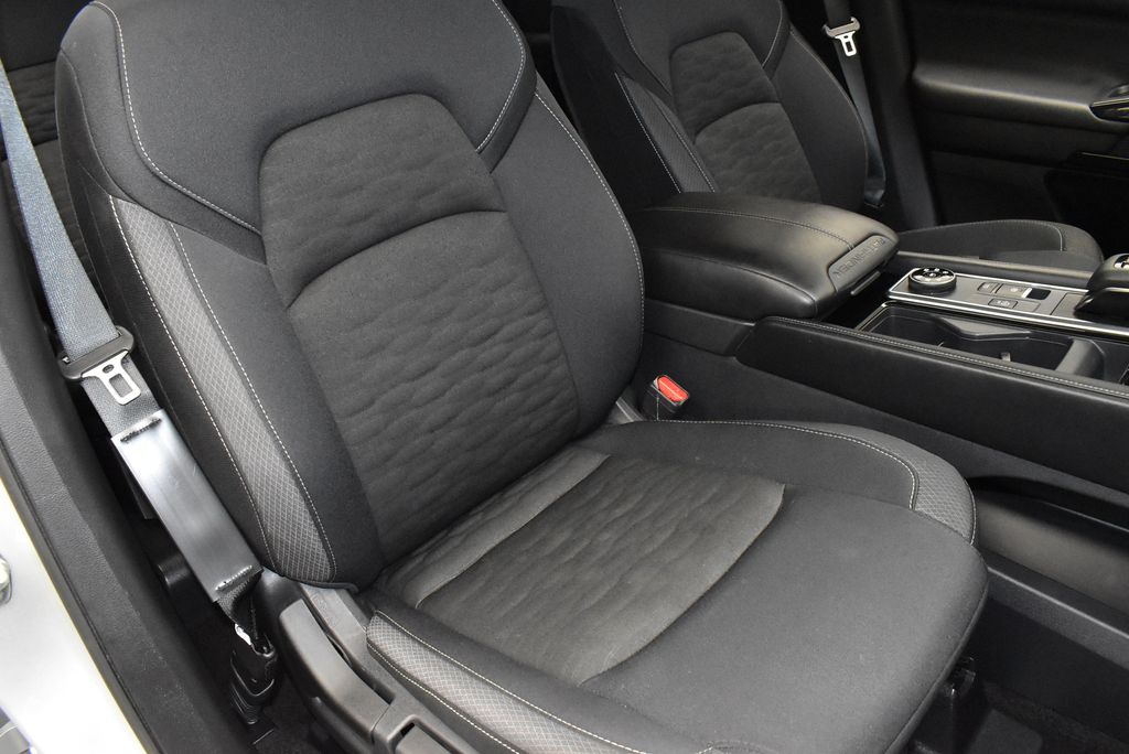 2025 Nissan Pathfinder SV - Photo 23