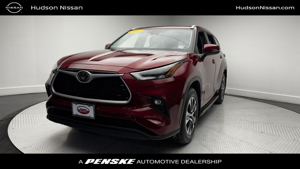 Used 2022 Toyota Highlander XLE SUV