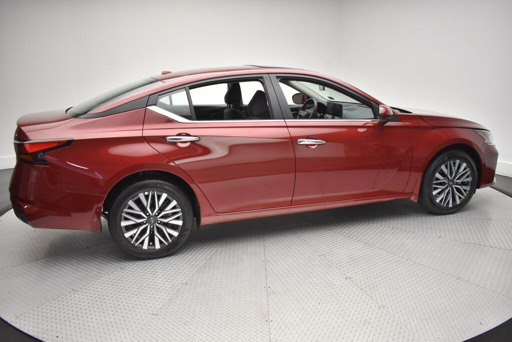 Used 2024 Nissan Altima 2.5 SV Sedan