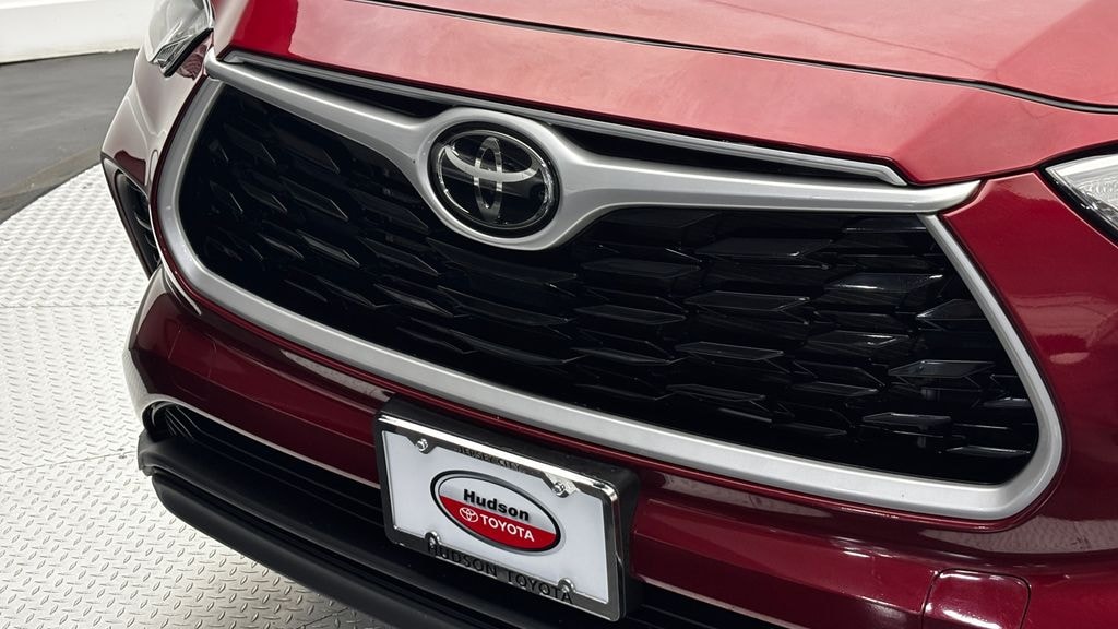 Used 2022 Toyota Highlander XLE SUV