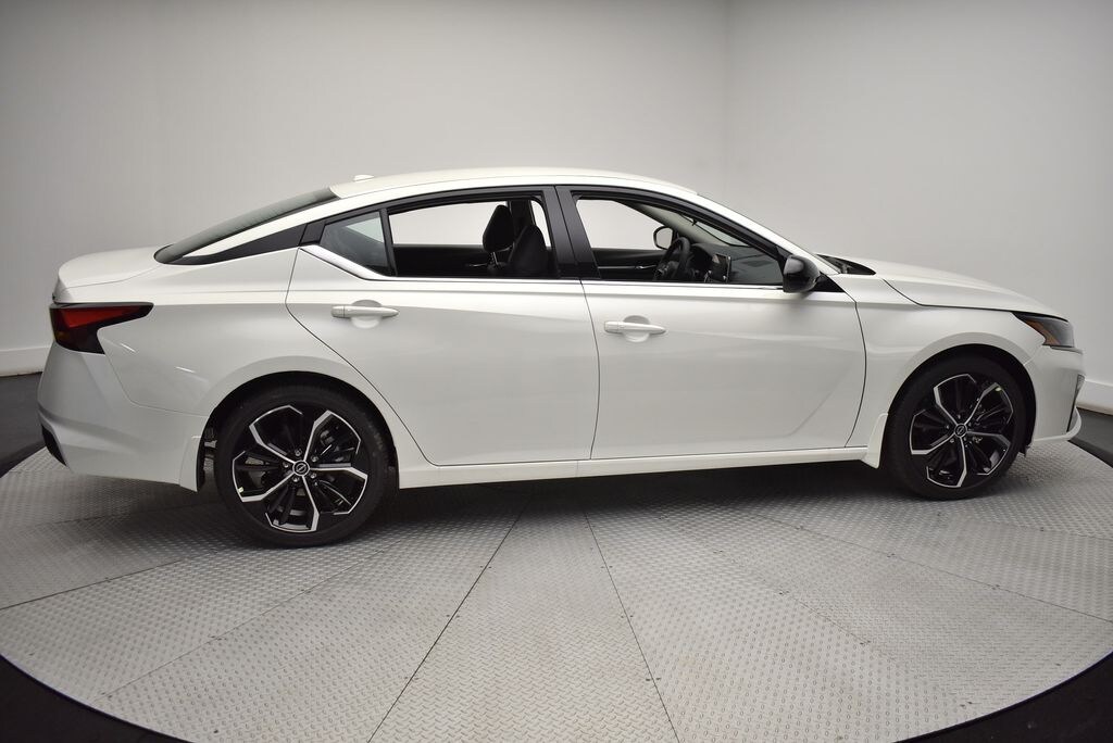 Used 2025 Nissan Altima SR Sedan