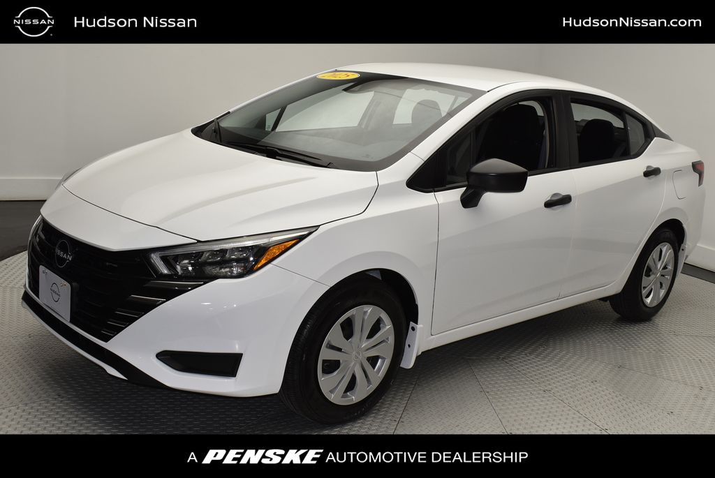 2025 Nissan Versa 1.6 S CVT's photo