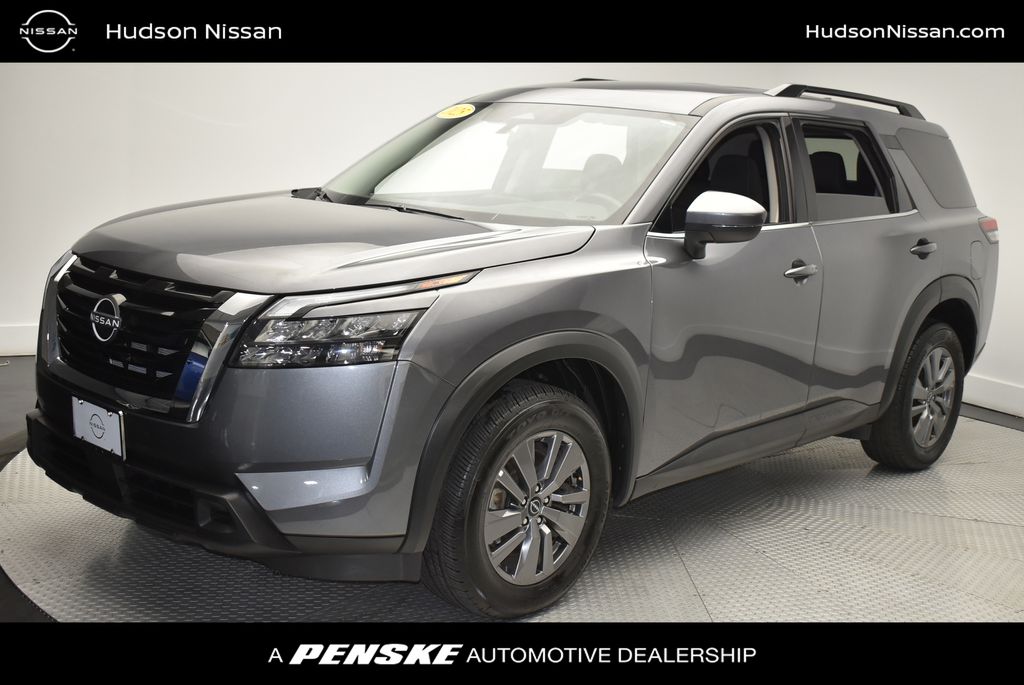 2025 Nissan Pathfinder SV 2WD's photo