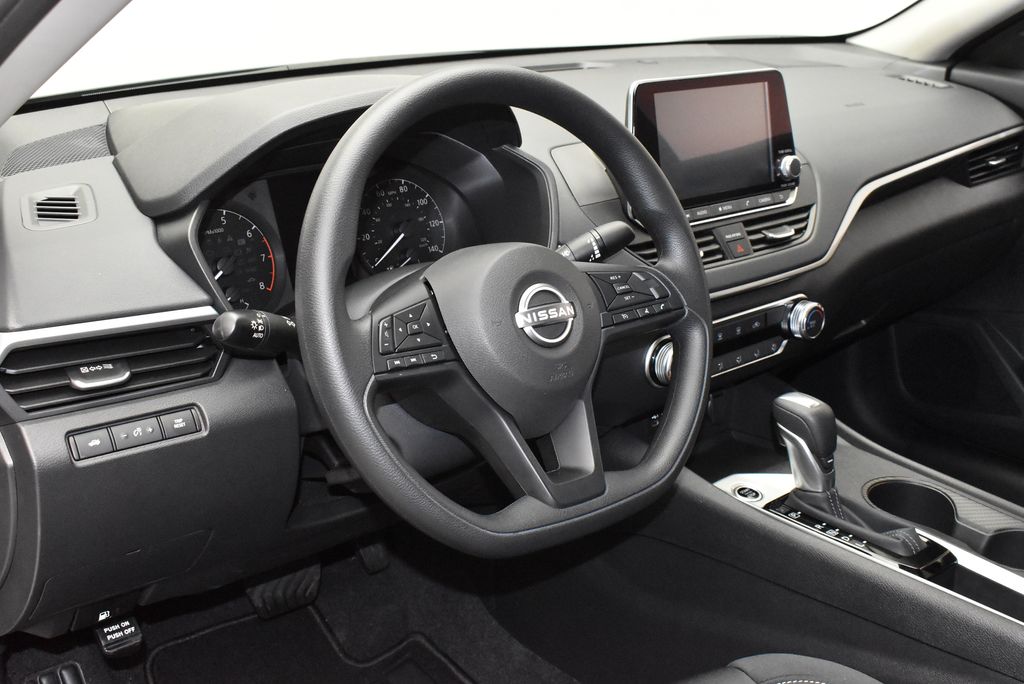 2025 Nissan Altima S - Photo 14