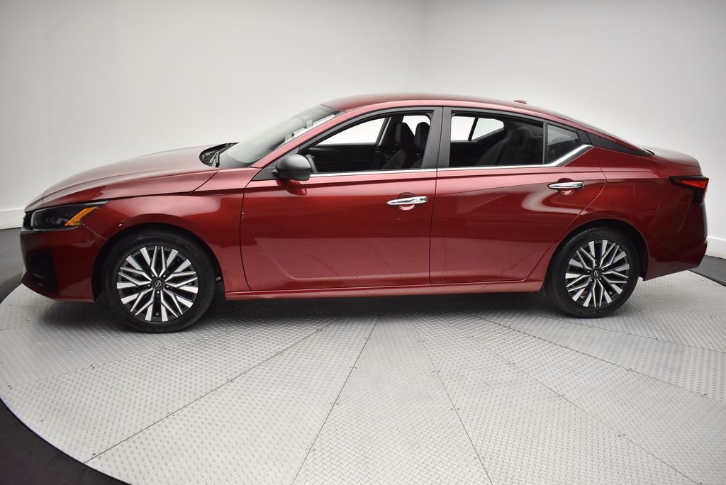 2025 Nissan Altima SV - Photo 8