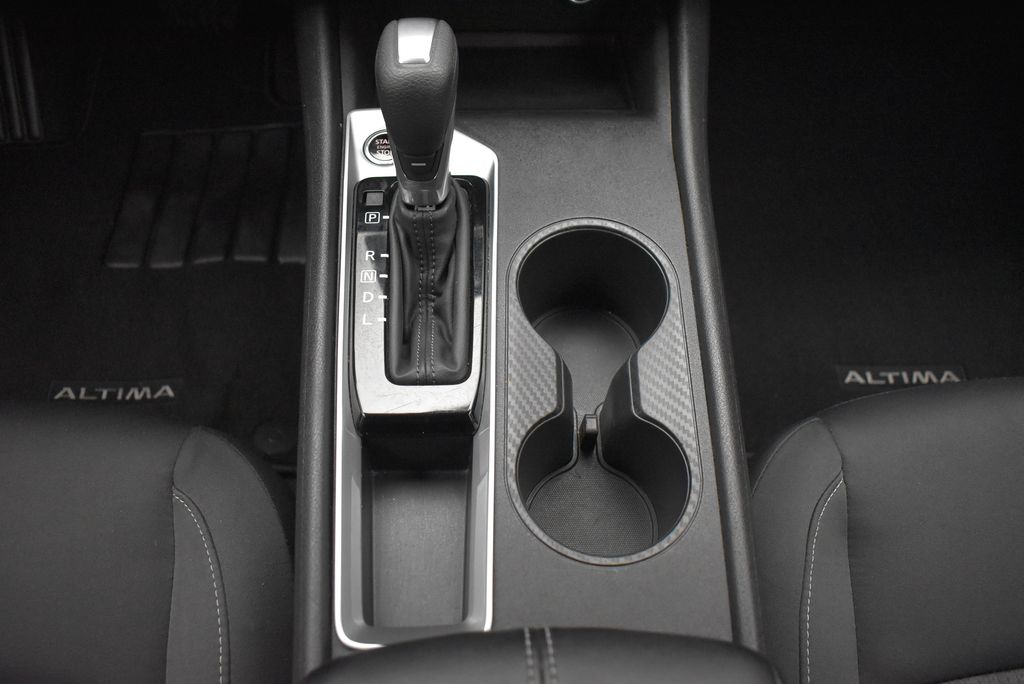 2025 Nissan Altima SV - Photo 27