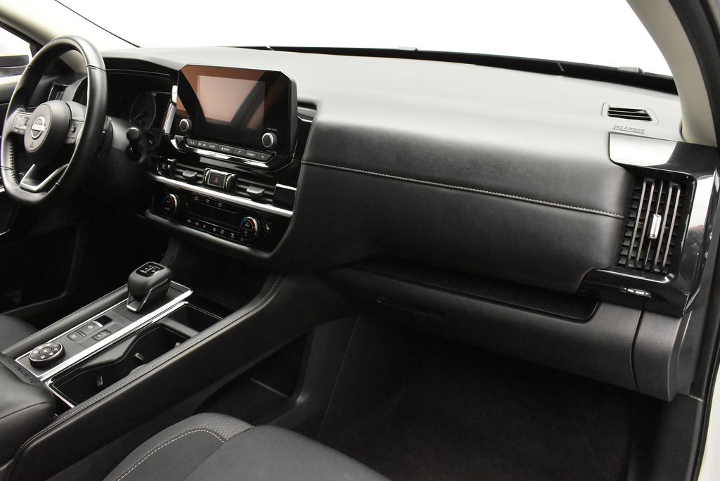 2025 Nissan Pathfinder SV - Photo 24