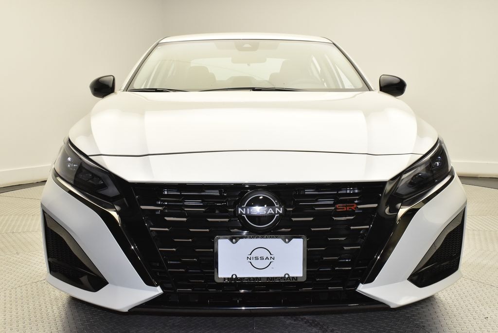 Used 2025 Nissan Altima SR Sedan
