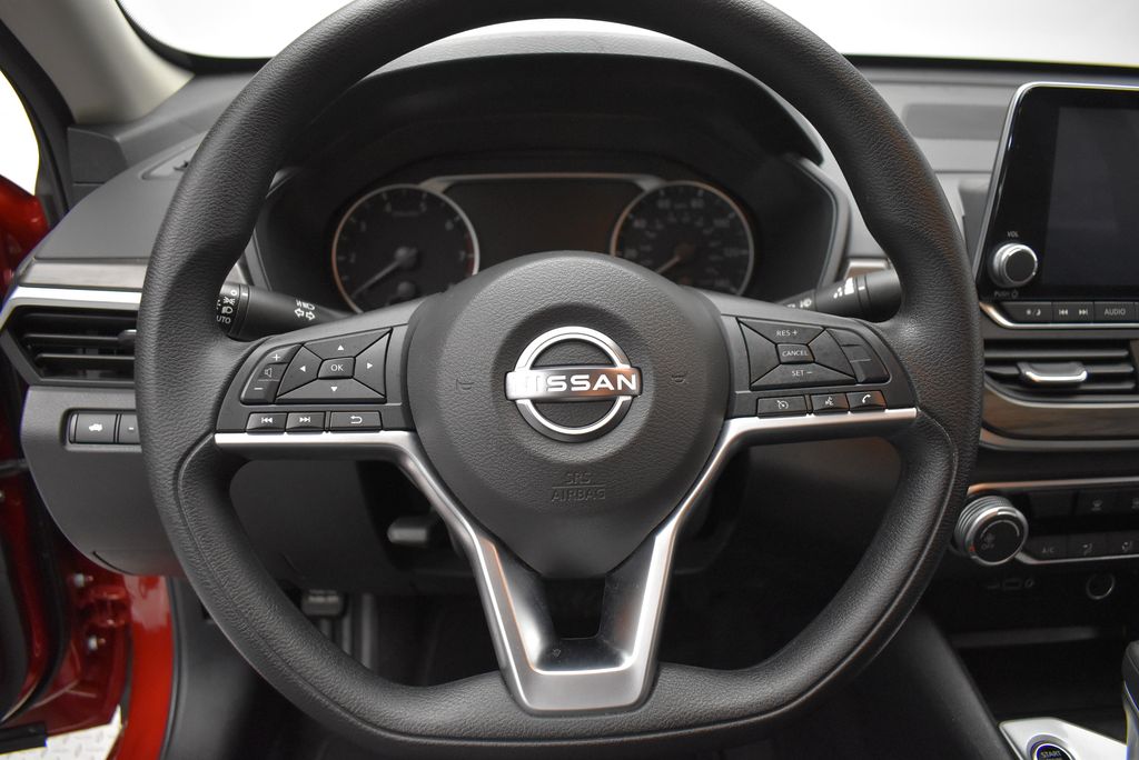 2025 Nissan Altima SV - Photo 17