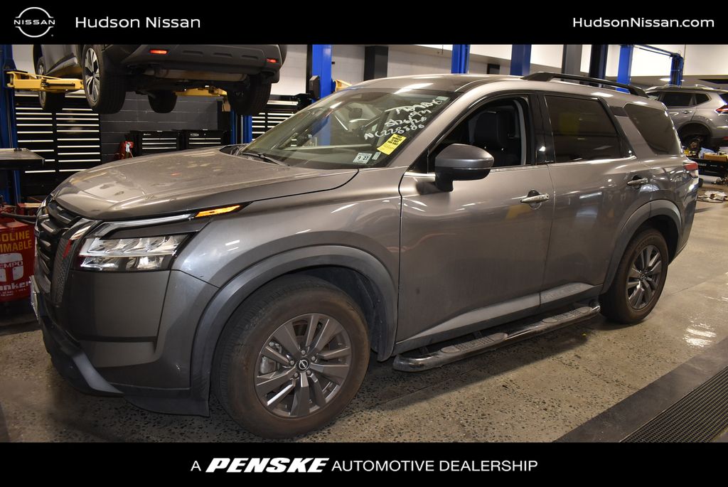 2022 Nissan Pathfinder SV 4WD's photo