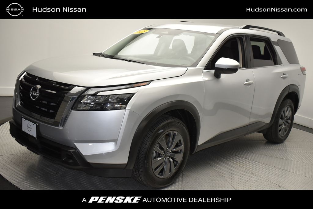 2025 Nissan Pathfinder SV 4WD's photo