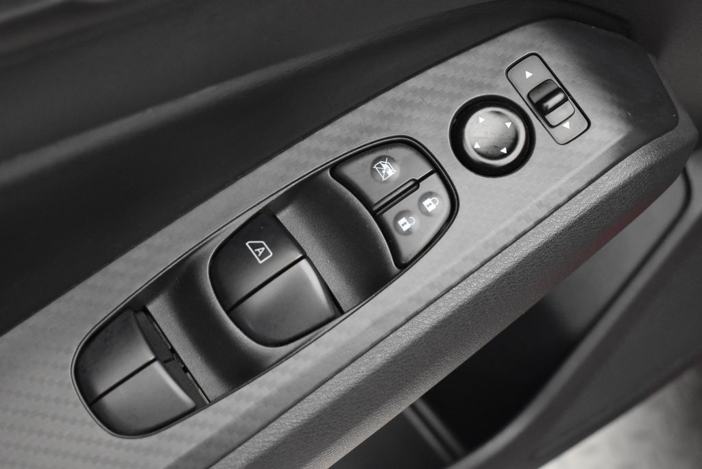 2025 Nissan Altima SV - Photo 11