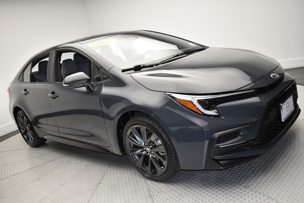 Used 2025 Toyota Corolla SE Sedan
