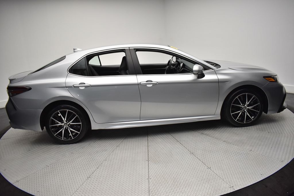 Used 2023 Toyota Camry SE Sedan