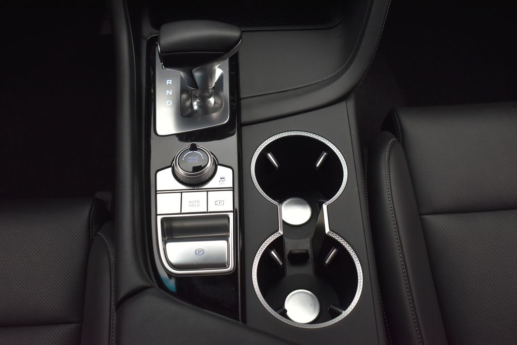2025 GENESIS G70 30