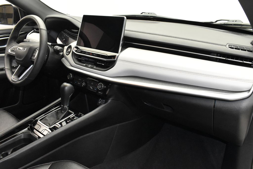 2025 Jeep Compass Limited - Photo 25