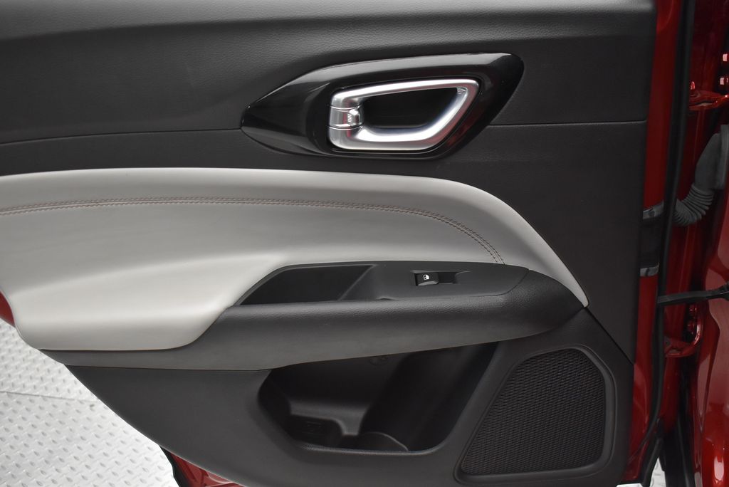 2025 Jeep Compass Limited - Photo 30