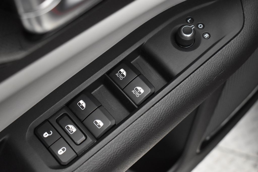 2025 Jeep Compass Limited - Photo 12