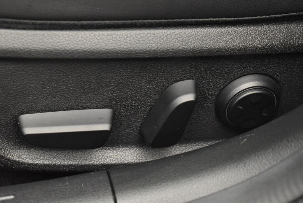 2025 GENESIS G70 15