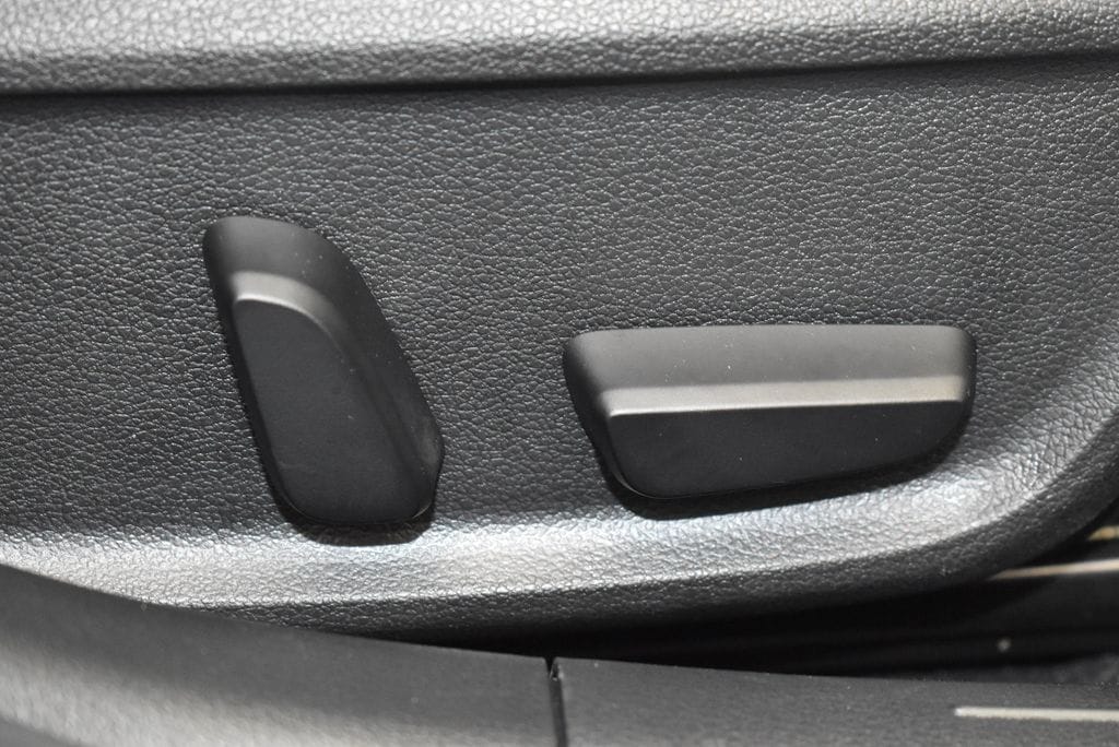 2025 GENESIS G70 27