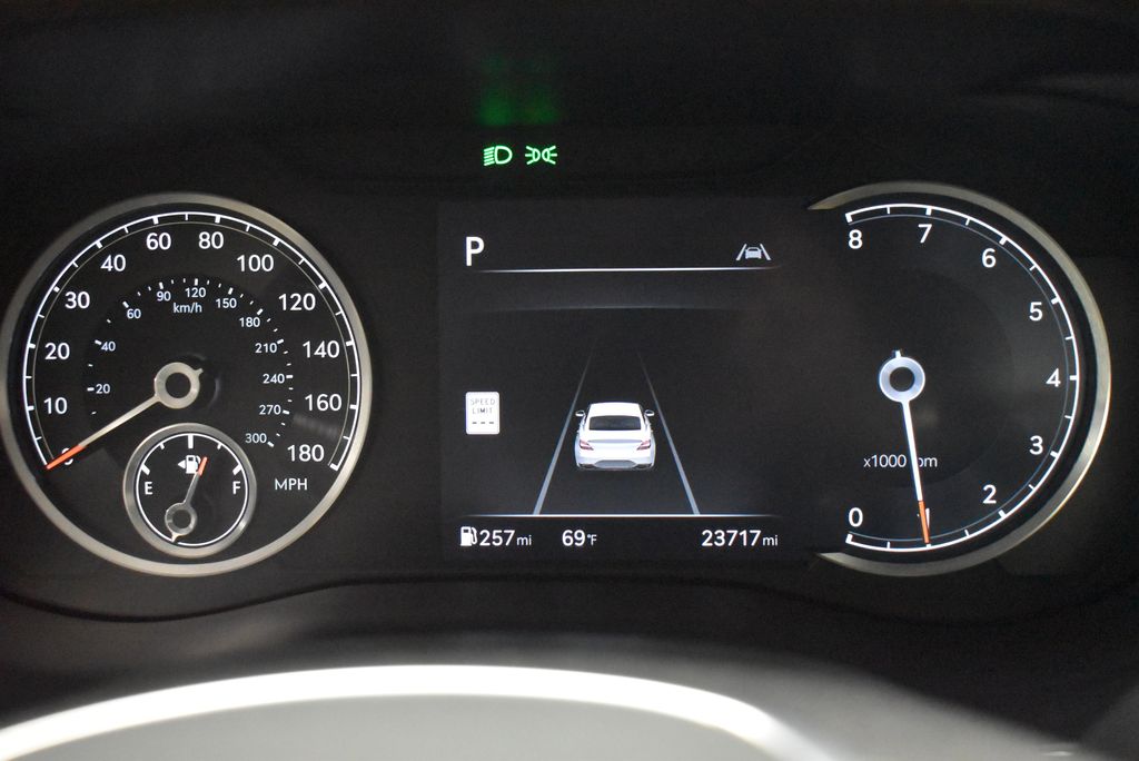 2025 GENESIS G70 23