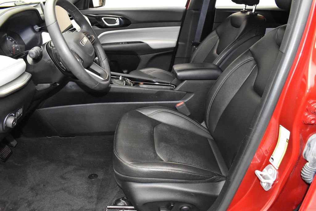 2025 Jeep Compass Limited - Photo 13