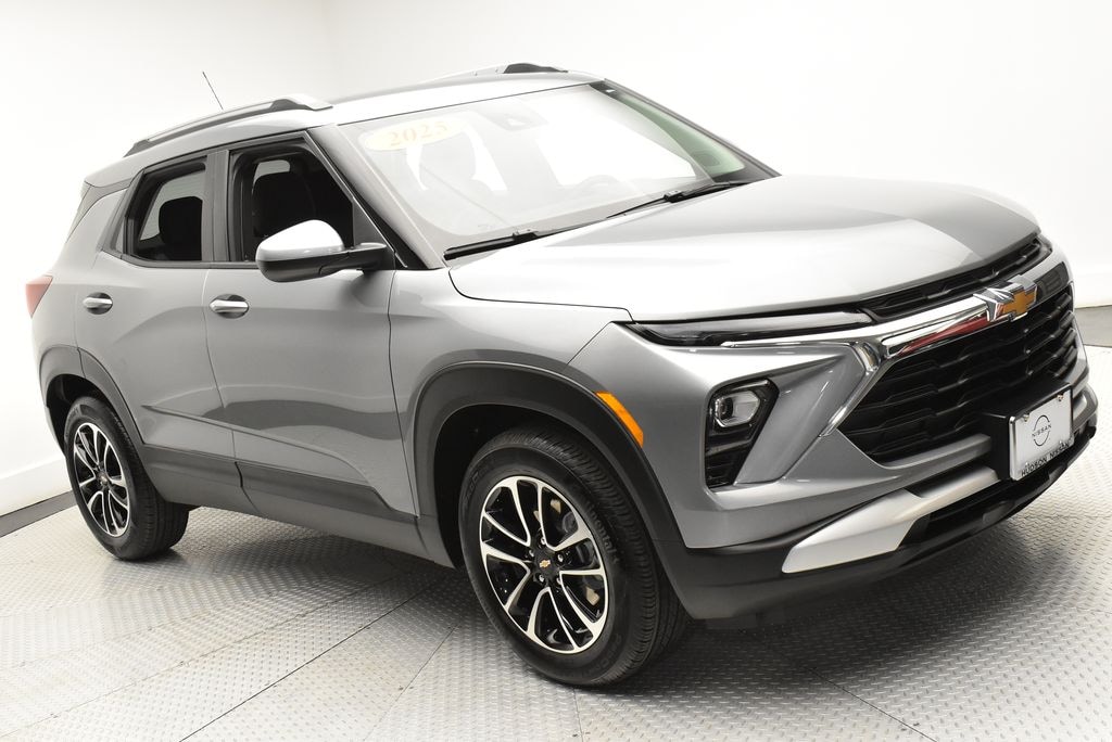 Used 2025 Chevrolet Trailblazer LT SUV