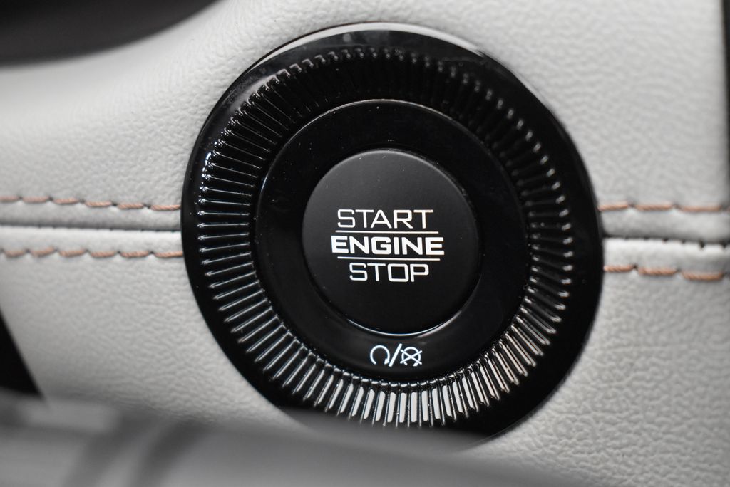 2025 Jeep Compass Limited - Photo 18