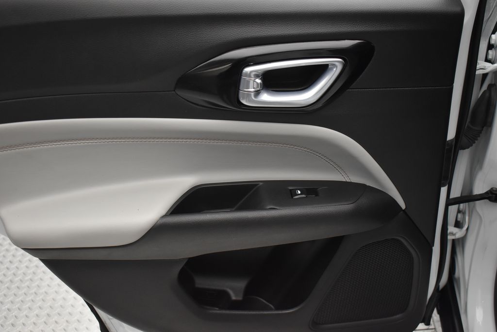 2025 Jeep Compass Limited - Photo 31