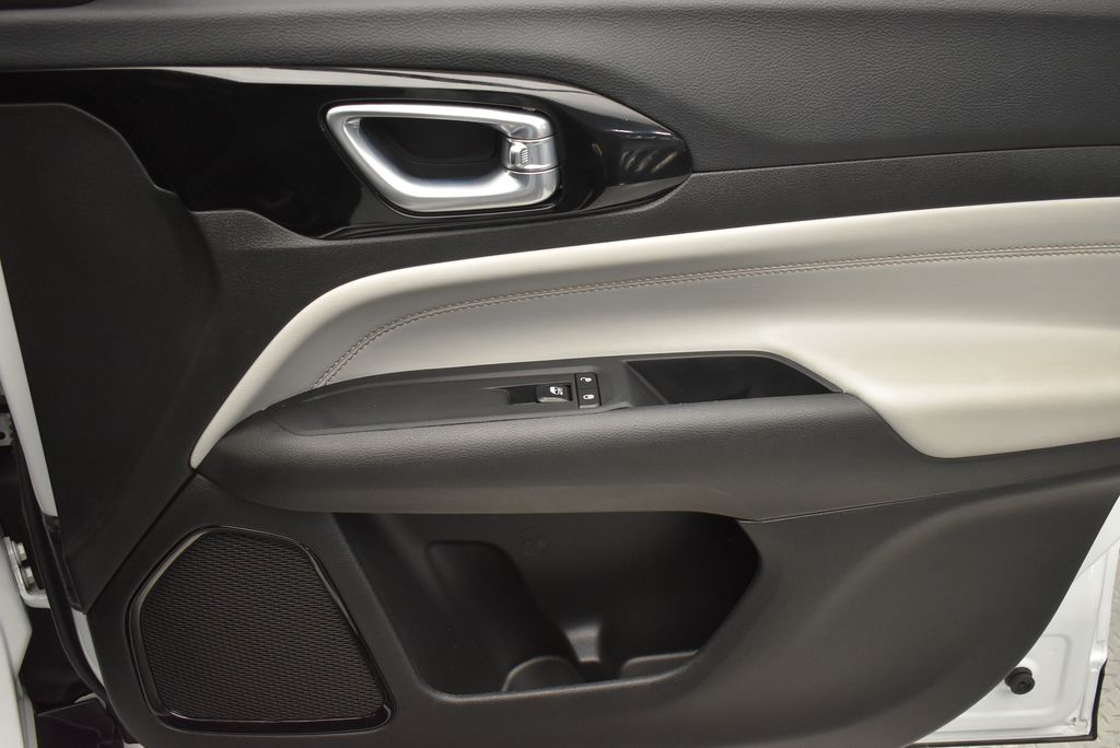 2025 Jeep Compass Limited - Photo 22