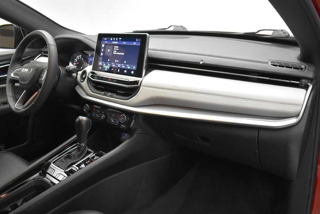 2025 Jeep Compass Limited - Photo 24