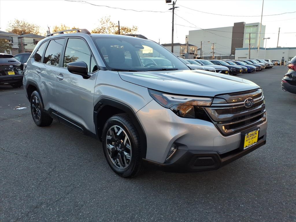 2025 Subaru Forester Premium's photo