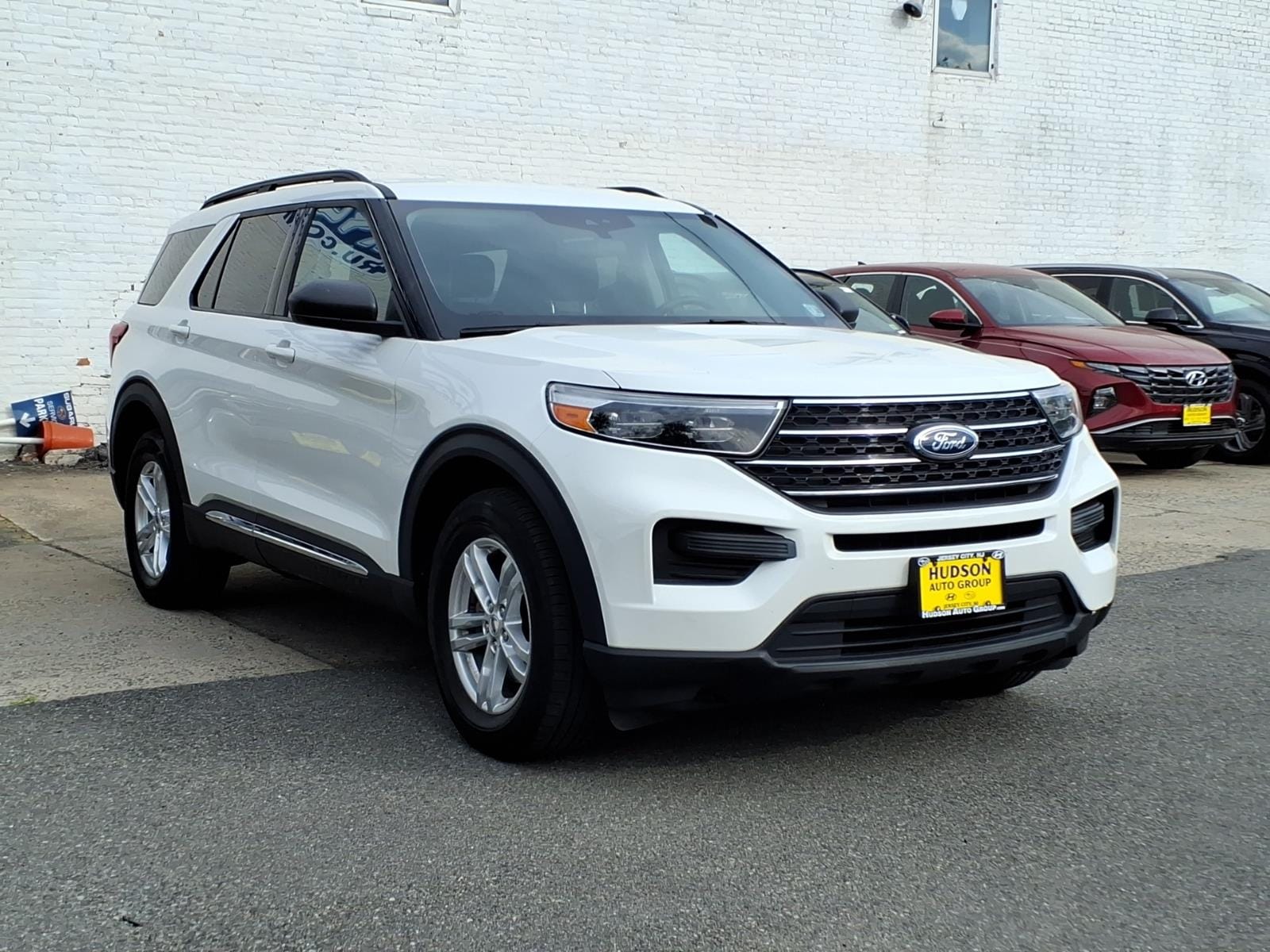 2023 Ford Explorer XLT 4WD's photo