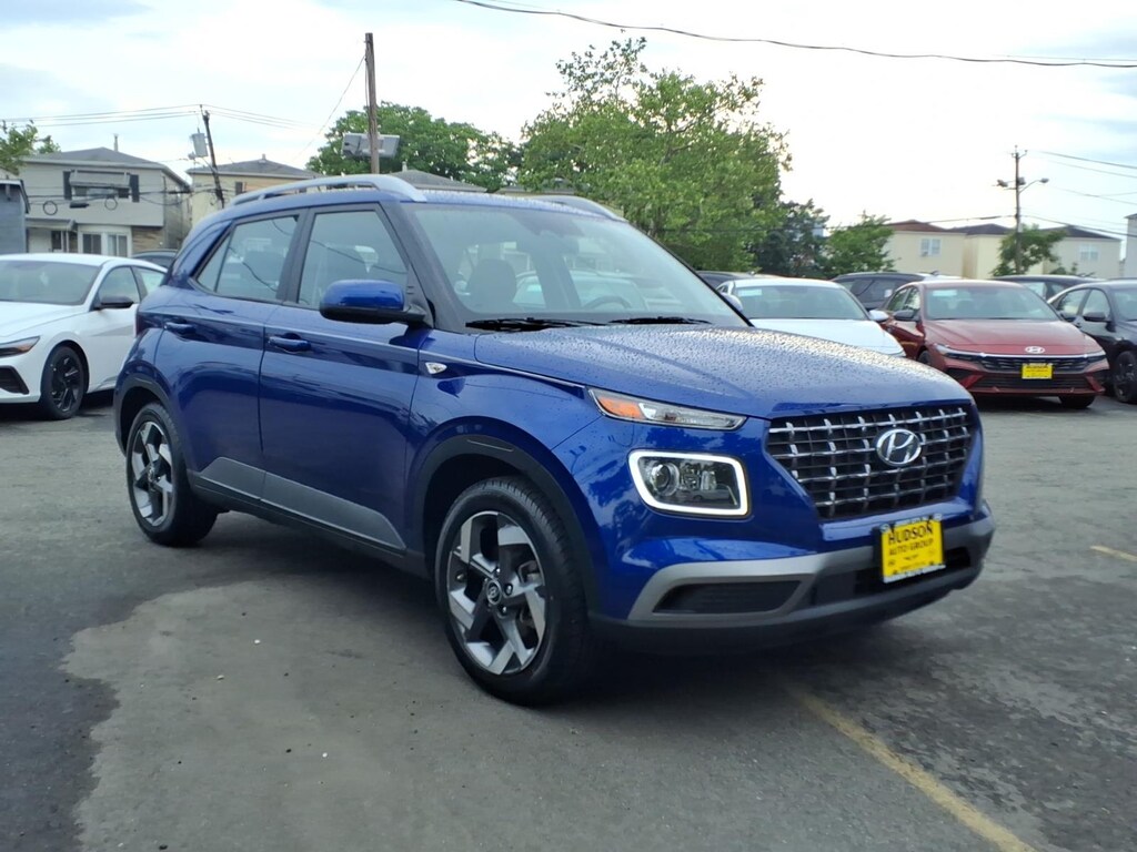 Used 2024 Hyundai Venue Limited IVT