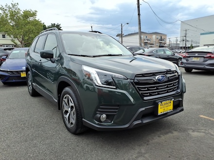 2023 Subaru Forester Premium CVT