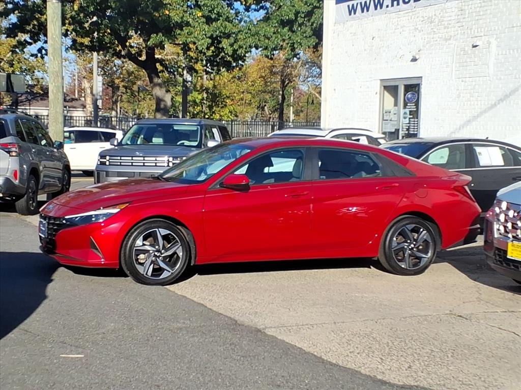 Used 2023 Hyundai Elantra SEL IVT
