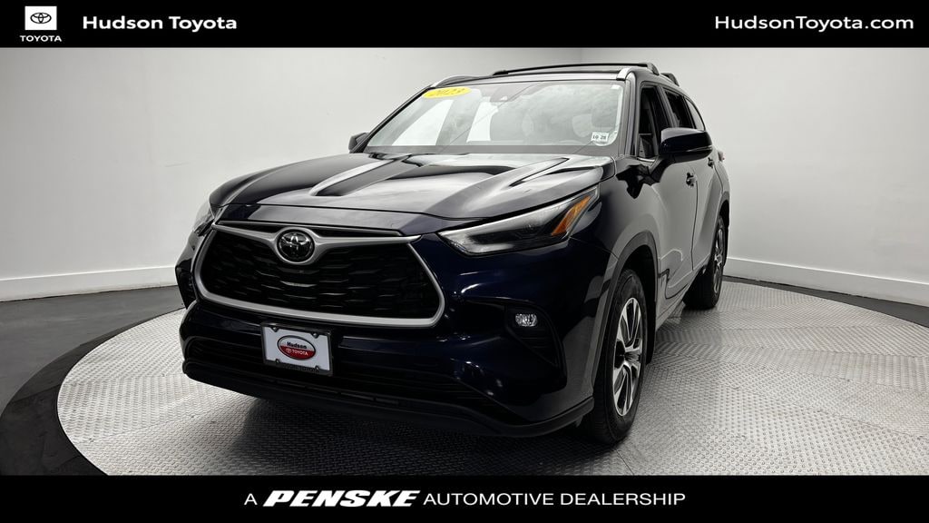 Used 2023 Toyota Highlander XLE SUV