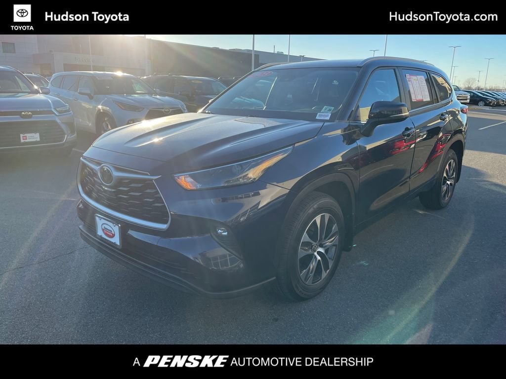 2023 Toyota Highlander XLE's photo