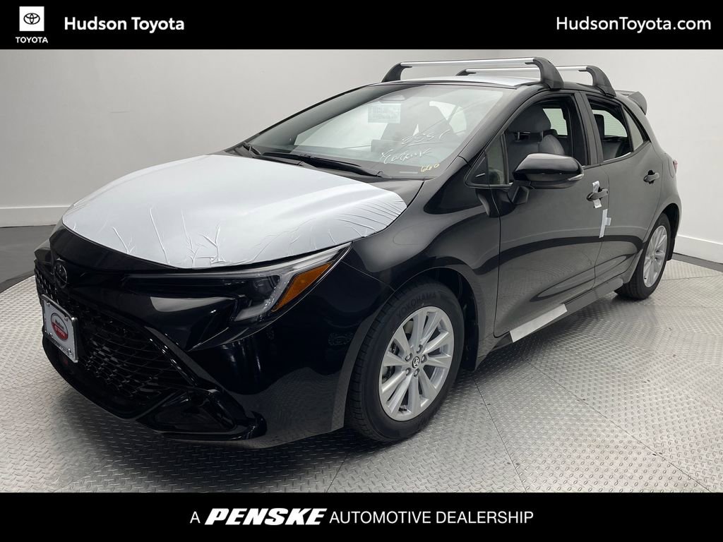 2026 Toyota Corolla Hatchback SE's photo