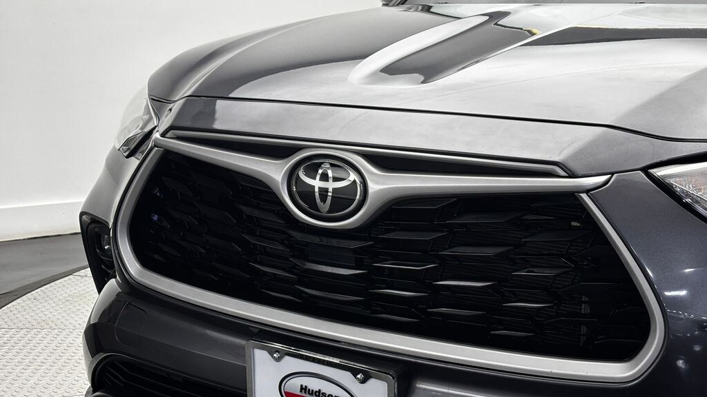 Used 2023 Toyota Highlander XLE SUV