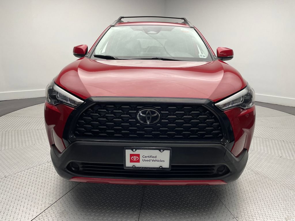 2023 Toyota Corolla Cross LE photo 2