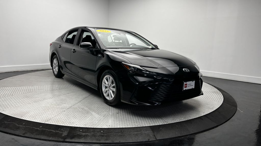 2025 Toyota Camry LE - Photo 41