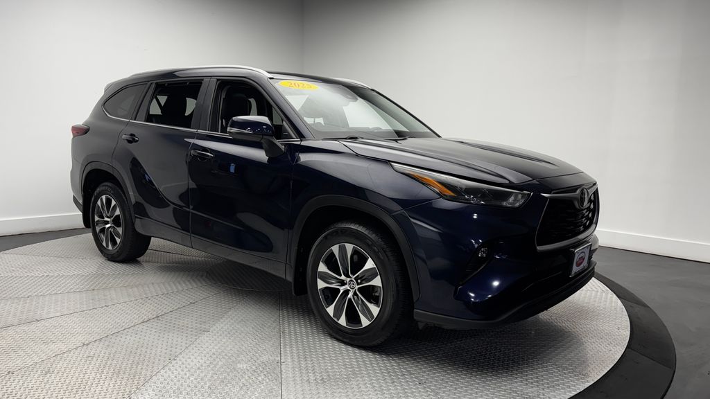 2025 Toyota Highlander XLE - Photo 45